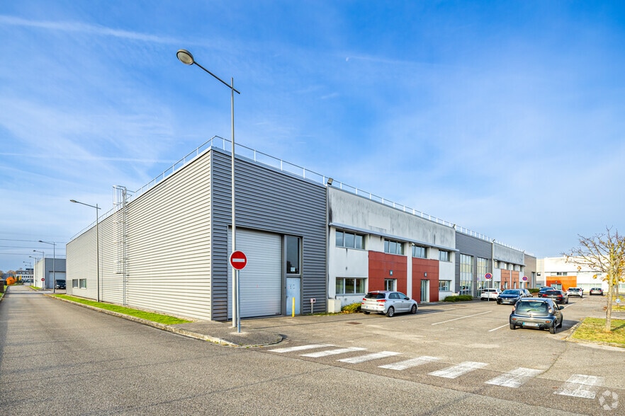 50 Rue Jean Zay, Saint-Priest à louer - Photo de l’immeuble – Image 2 sur 2