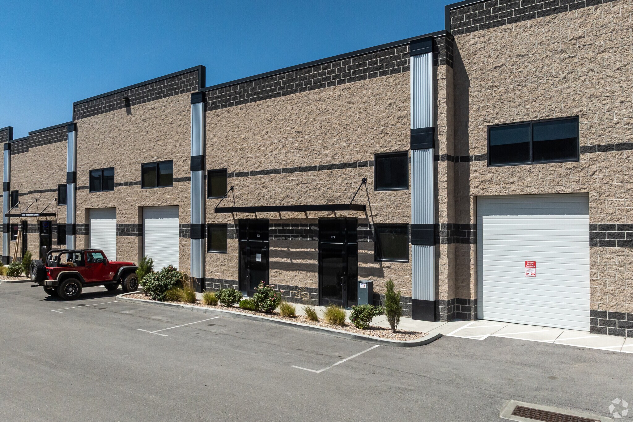 13865 S 2700 W, Bluffdale, UT à louer Photo principale– Image 1 sur 21