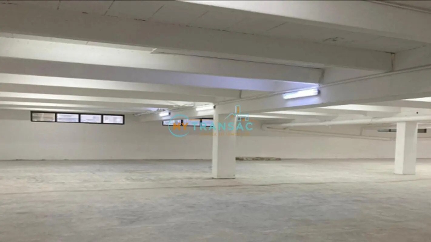 Industriel/Logistique dans Créteil à louer Photo de l’immeuble– Image 1 sur 5