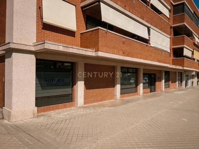 Bureaux/Local commercial dans Pozuelo de Alarcón, Madrid à louer - Photo de l’immeuble – Image 2 sur 5