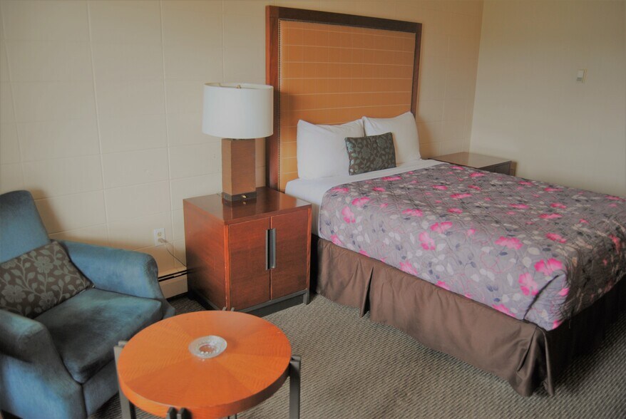 3925 Gateway Blvd NW, Edmonton, AB à vendre - Photo intérieure – Image 3 sur 7