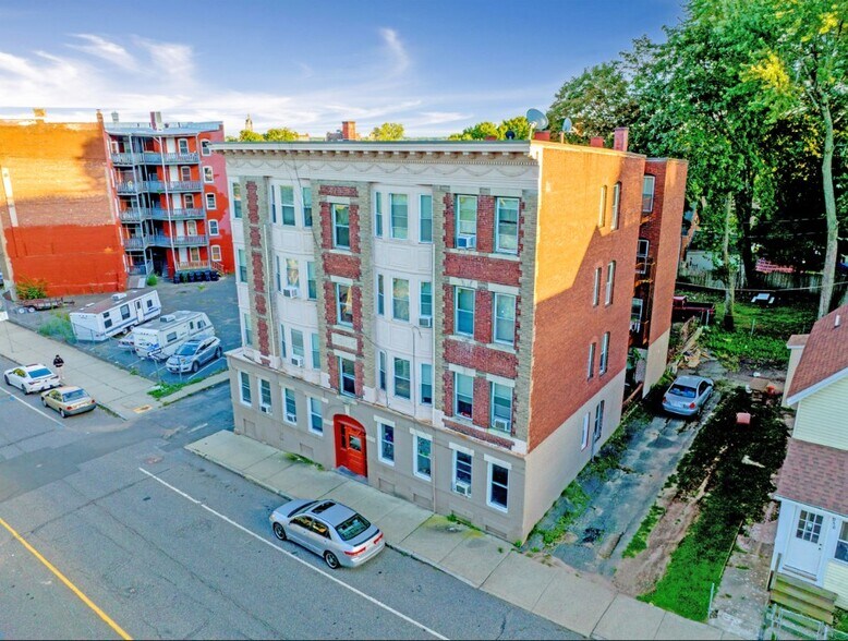 948 Dwight St, Holyoke, MA à vendre - Photo de l’immeuble – Image 2 sur 9