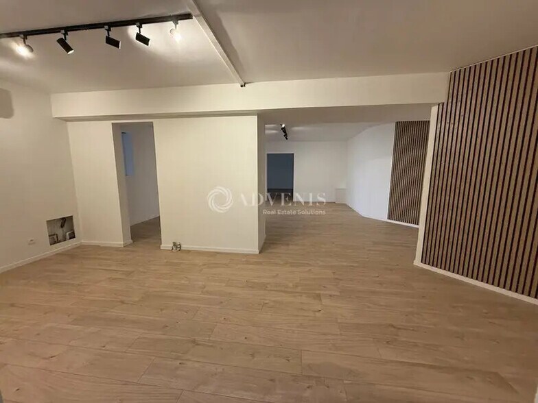 Local commercial dans Orléans à louer - Photo de l’immeuble – Image 3 sur 10