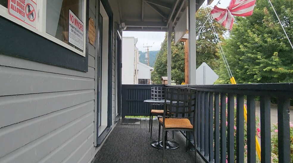 10786 Highway 126, Mapleton, OR à vendre - Photo de l’immeuble – Image 3 sur 24