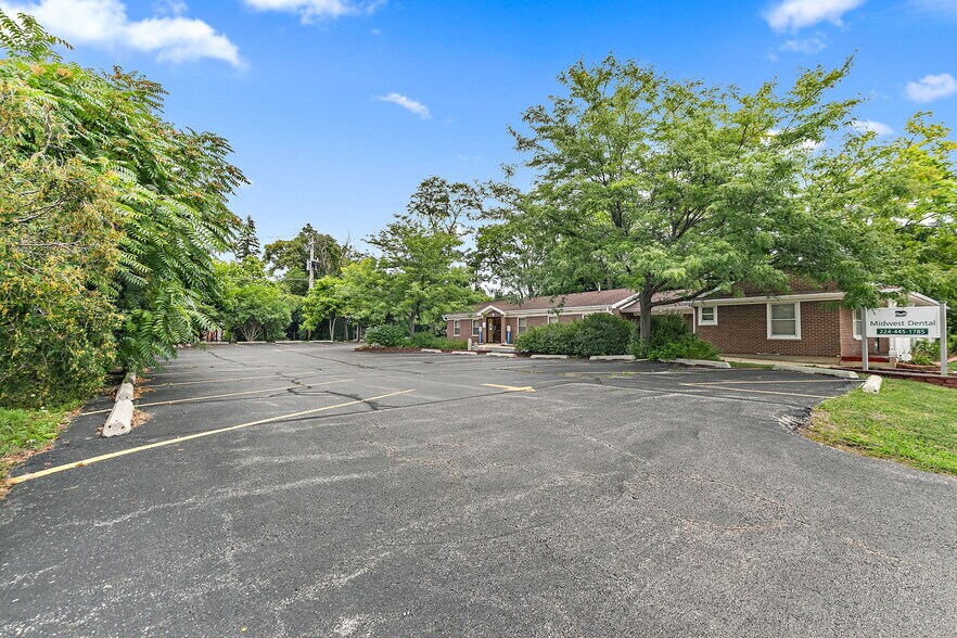 712 W Main St, West Dundee, IL à vendre - Photo de l’immeuble – Image 2 sur 51