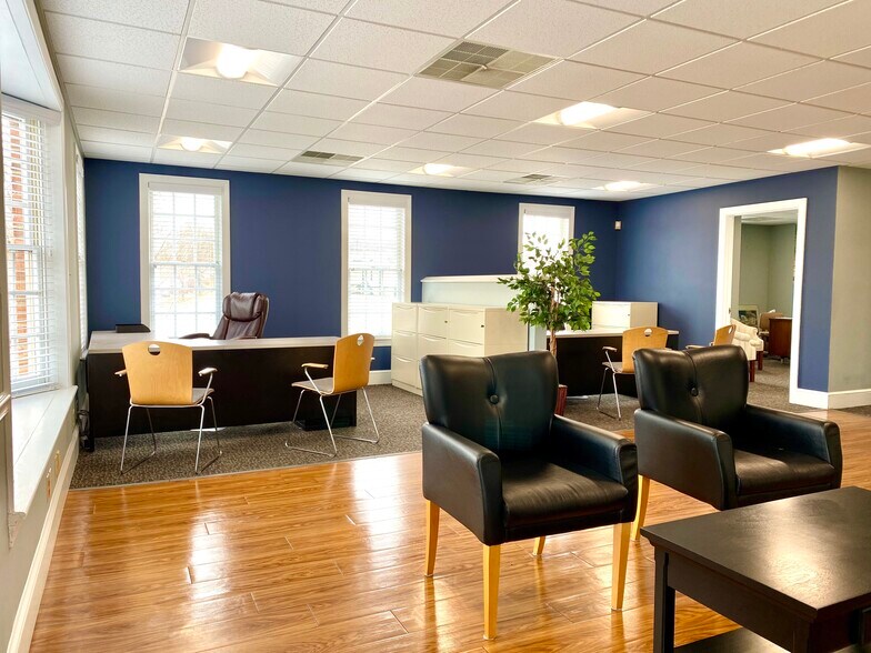 156 E Market St, Martinsville, VA à louer - Photo intérieure – Image 1 sur 35