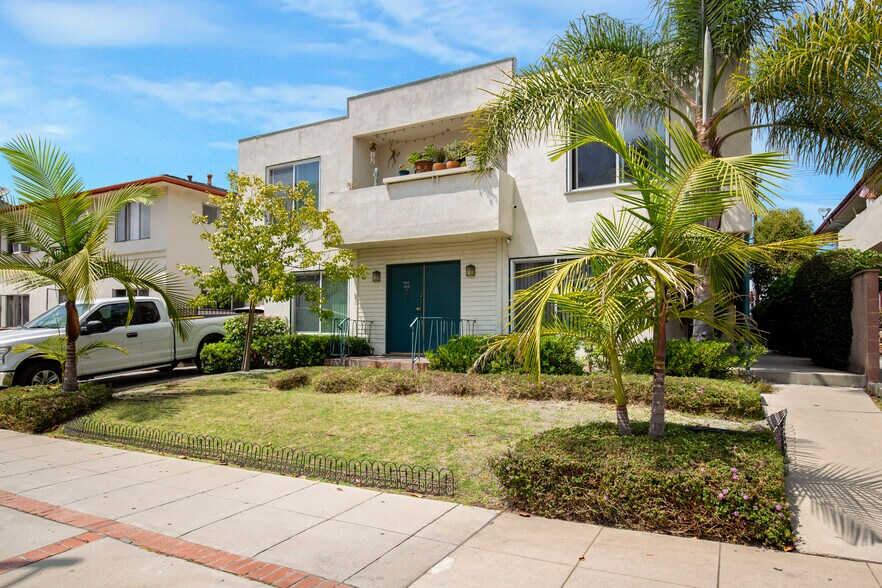 6137 Alcott St, Los Angeles, CA à vendre - Photo de l’immeuble – Image 2 sur 14