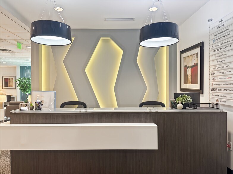 3100 W Ray Rd, Chandler, AZ à louer - Photo de l’immeuble – Image 2 sur 3