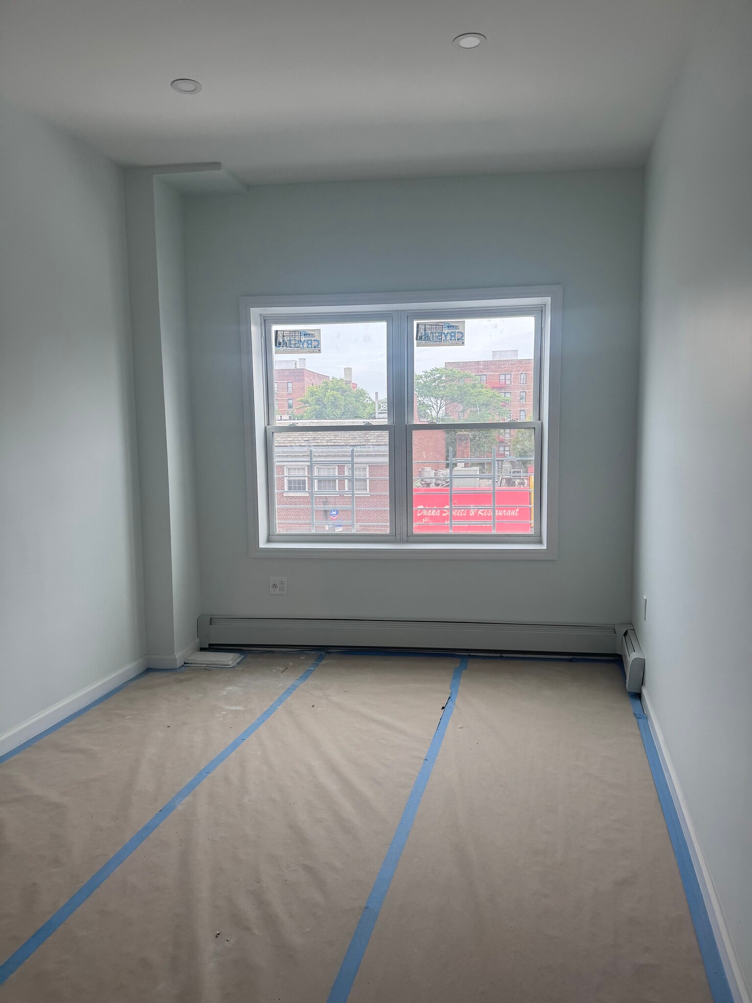 168-31 Hillside Ave, Jamaica, NY à louer Photo intérieure– Image 1 sur 3