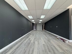 901-955 W Wise Rd, Schaumburg, IL à louer Photo intérieure– Image 2 sur 4