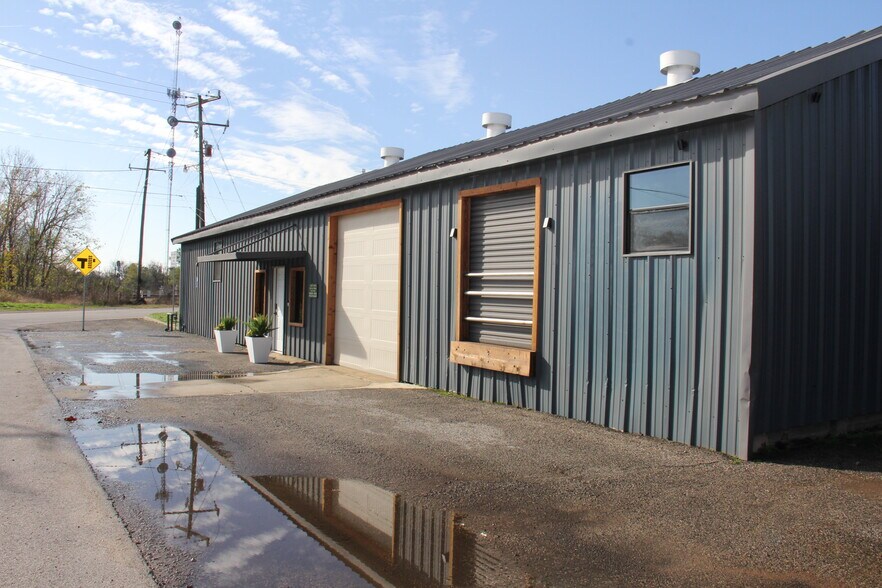 98 Avenue A, Conroe, TX à louer - Photo de l’immeuble – Image 3 sur 35