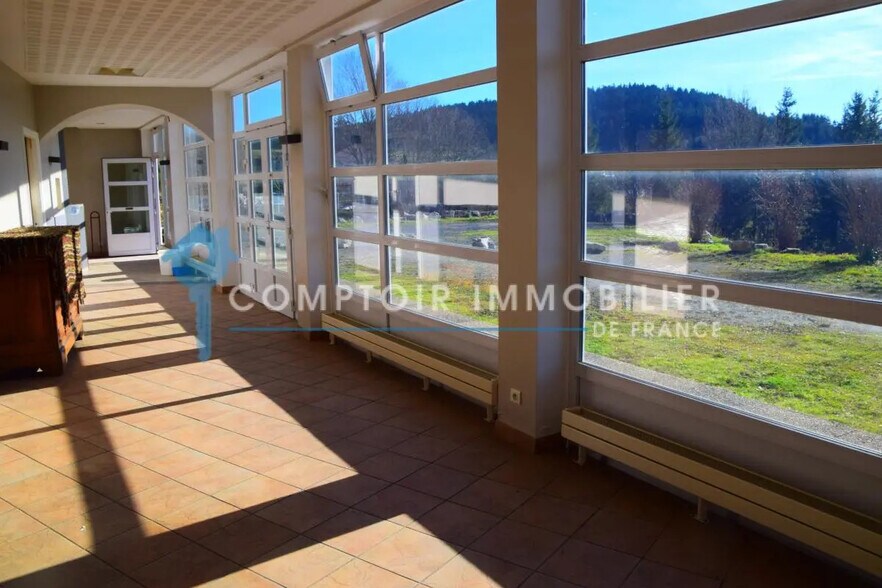 Local commercial dans Lanarce à vendre - Photo de l’immeuble – Image 3 sur 16