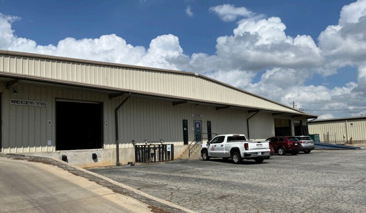 1535 Industrial Dr, Griffin, GA à vendre - Photo de l’immeuble – Image 2 sur 9
