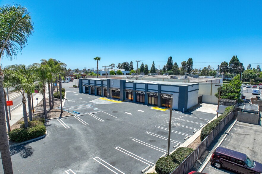 2301 Newport Blvd, Costa Mesa, CA à vendre - Photo de l’immeuble – Image 3 sur 27