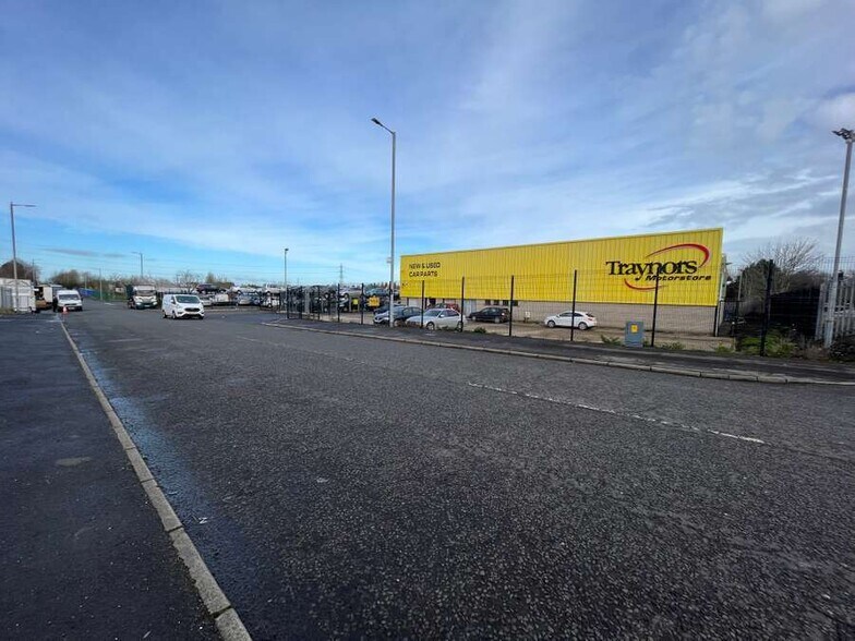 9 Trench Rd, Newtownabbey à louer - Photo de l’immeuble – Image 2 sur 2