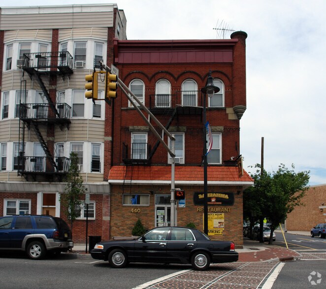 440 Harrison Ave, Harrison, NJ à louer - Photo de l’immeuble – Image 3 sur 3