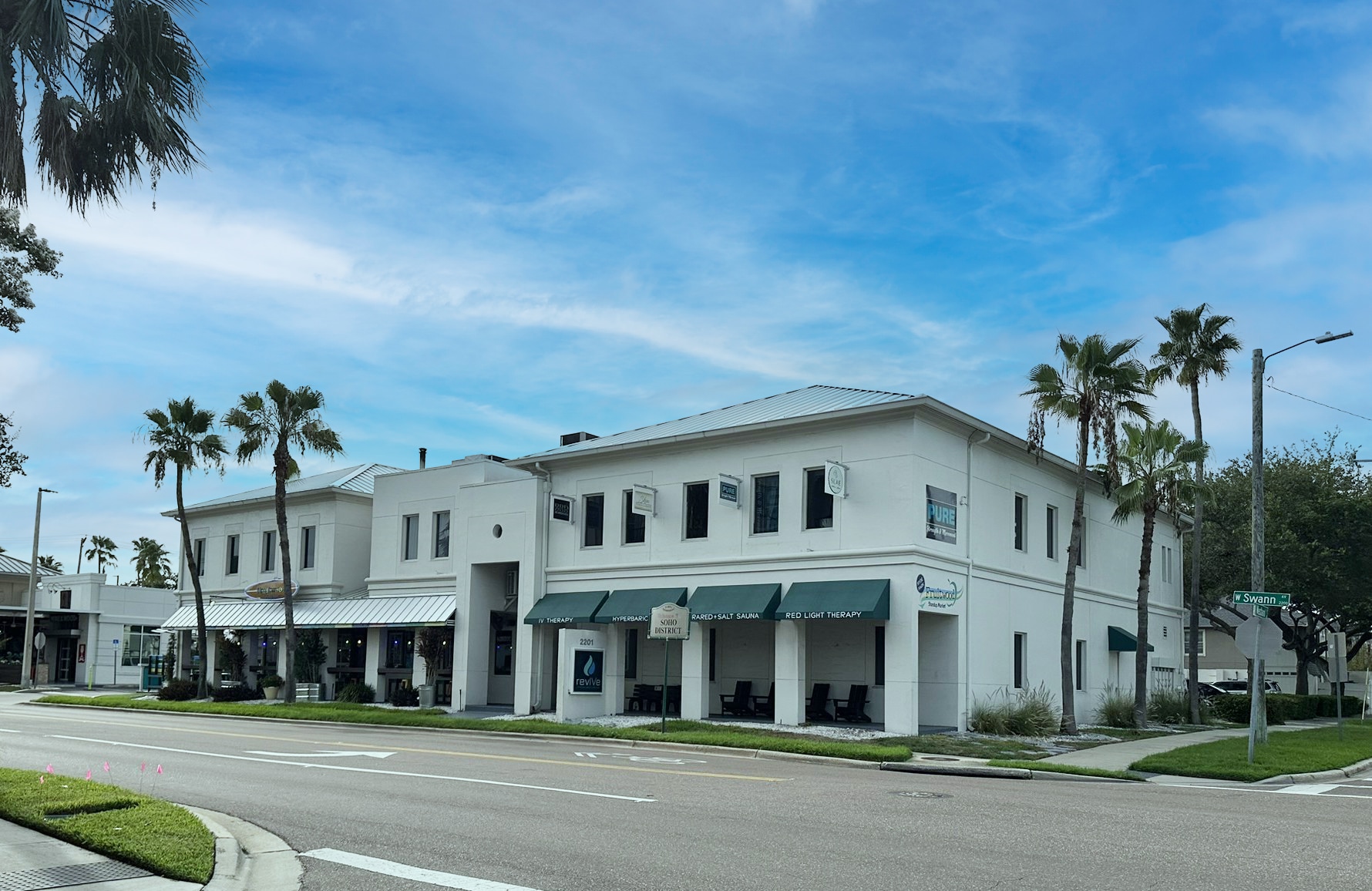 2201 W Swann Ave, Tampa, FL à louer Photo de l’immeuble– Image 1 sur 5