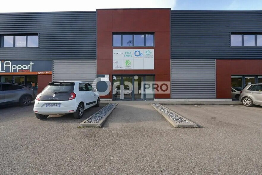 Bureau dans Marcilly-d'Azergues à louer - Photo principale – Image 1 sur 3