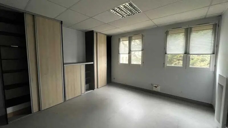 Bureau dans Orléans à louer - Photo de l’immeuble – Image 2 sur 4