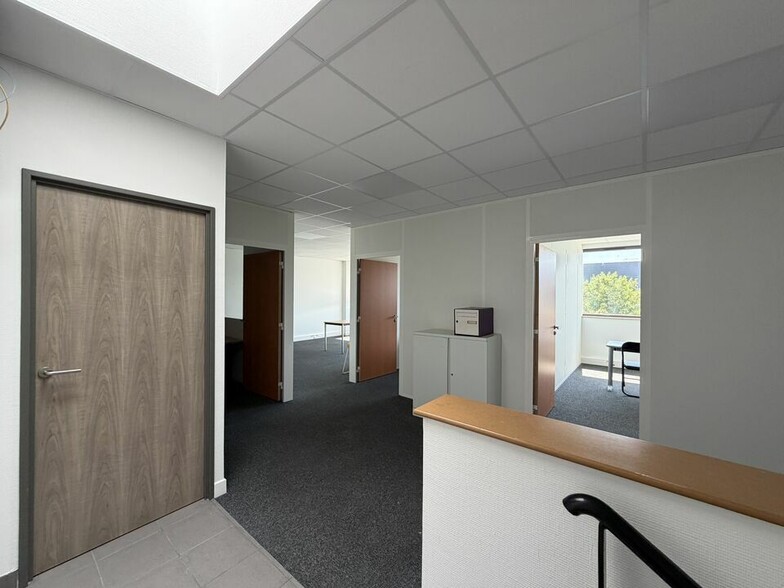 333 Avenue Marguerite Perey, Lieusaint à louer - Photo intérieure – Image 3 sur 5