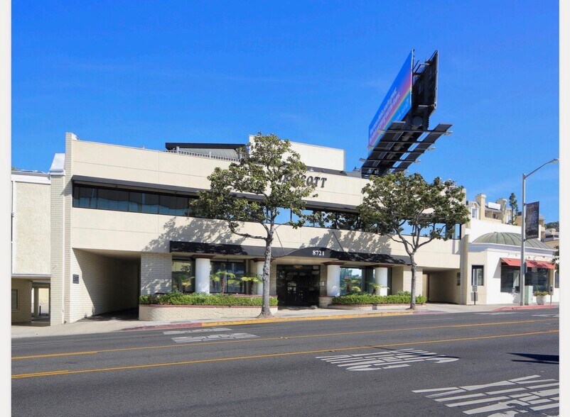 8721 W Sunset Blvd, West Hollywood, CA à louer - Photo de l’immeuble – Image 3 sur 13
