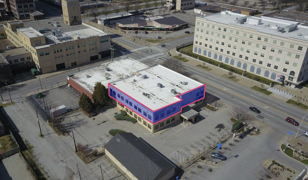 720 W Broadway, Louisville, KY à louer - Photo de l’immeuble – Image 3 sur 4