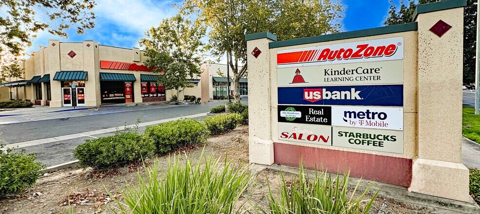 9230 Elk Grove Florin Rd, Elk Grove, CA à louer - Photo de l’immeuble – Image 3 sur 19