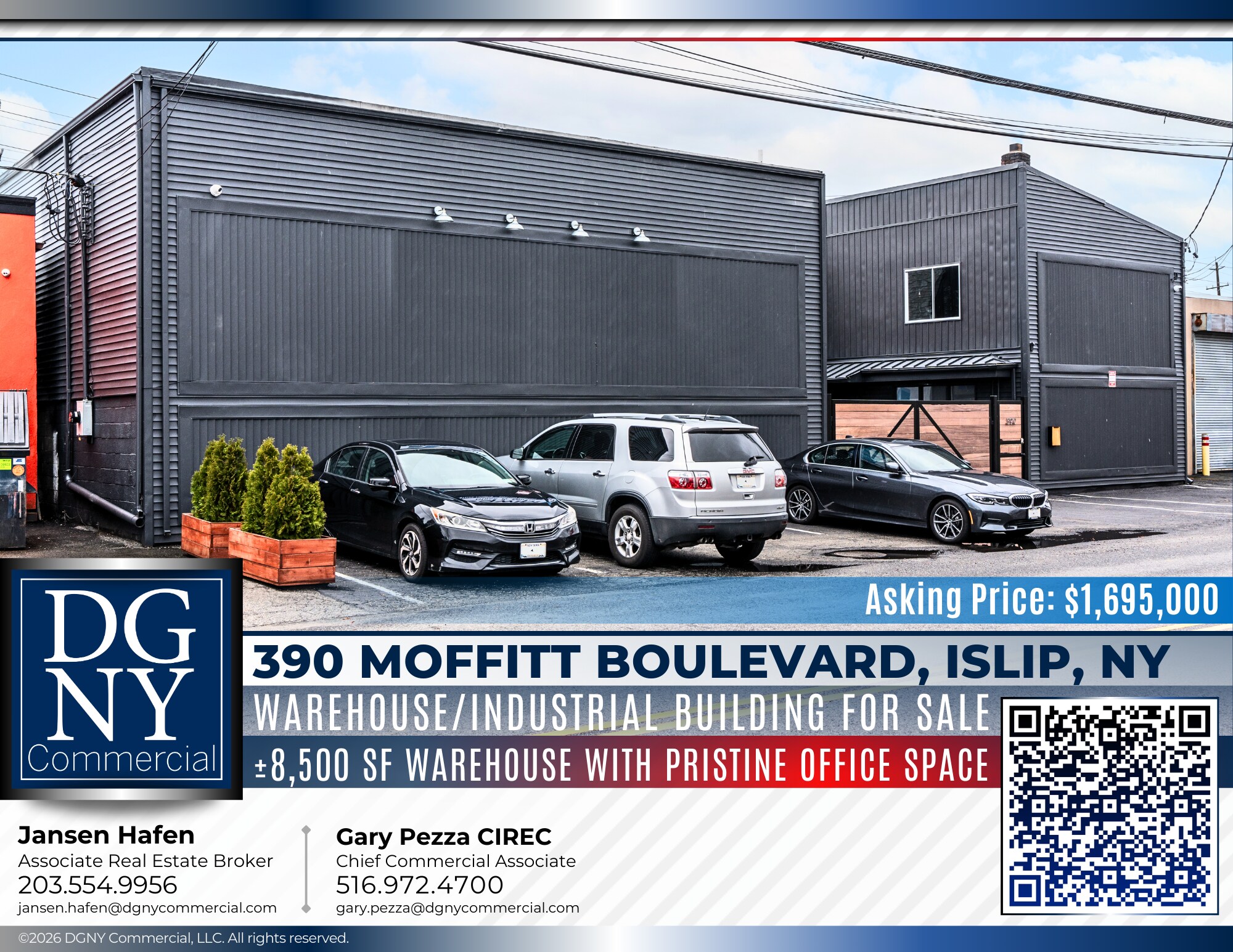 390 Moffitt Blvd, Islip, NY à vendre Photo principale– Image 1 sur 23