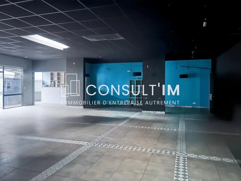 Local commercial dans Nanterre à louer - Photo de l’immeuble – Image 3 sur 6