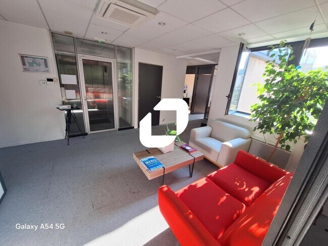 Plus de détails pour 55 Rue D'Aguesseau, Boulogne-Billancourt - Bureau à louer