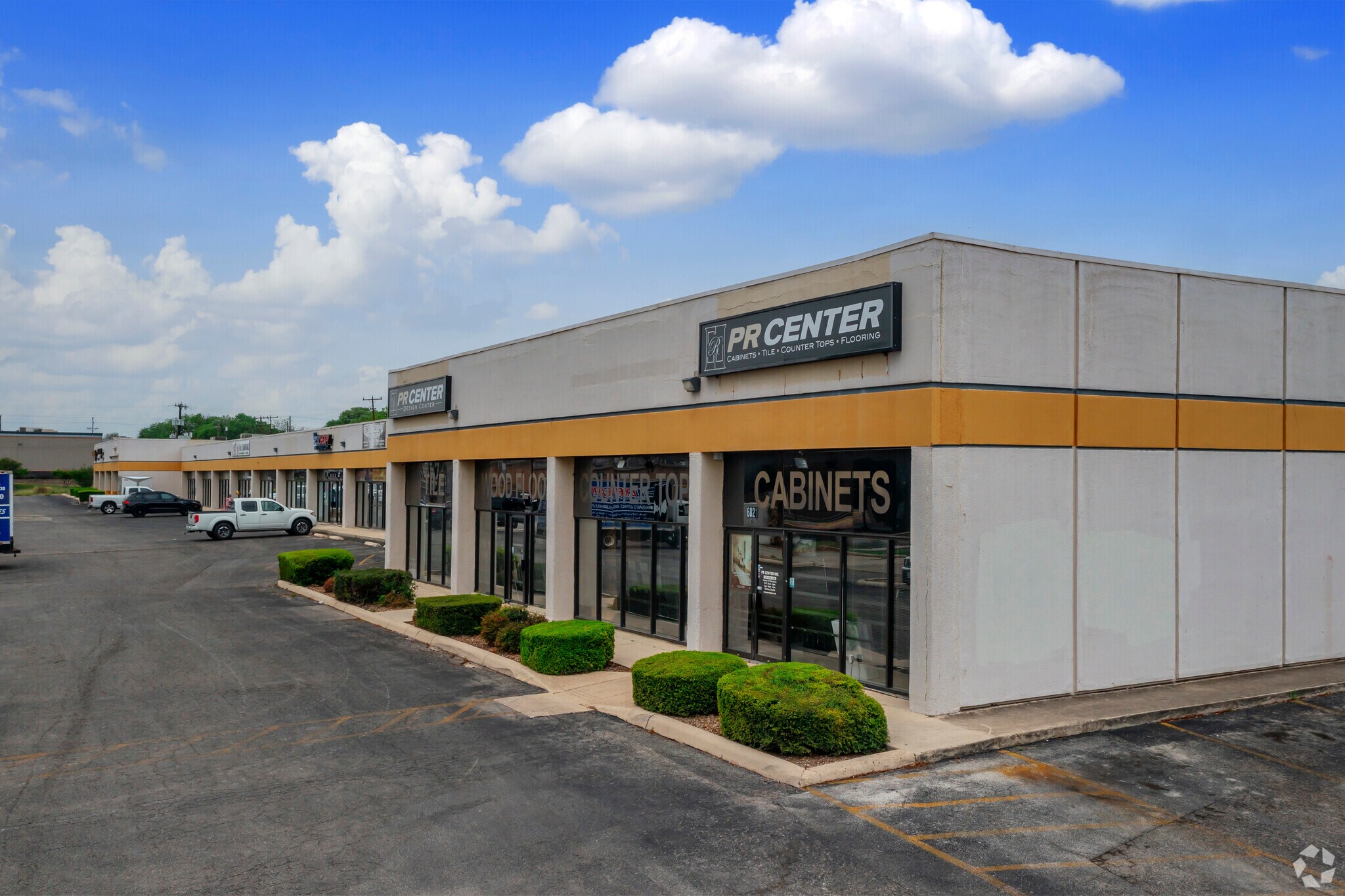6821-6883 Bandera Rd, San Antonio, TX à louer Photo de l’immeuble– Image 1 sur 10