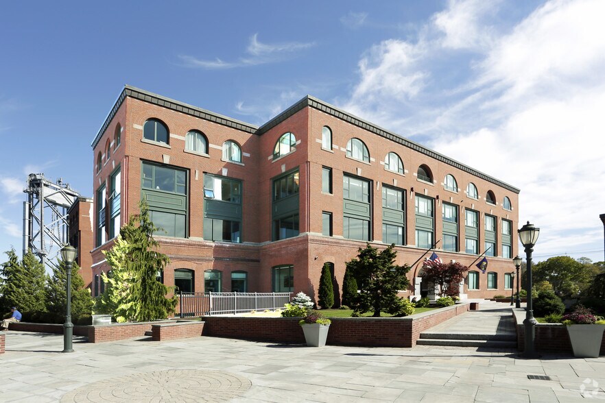 1 Harbour Pl, Portsmouth, NH à louer - Photo de l’immeuble – Image 3 sur 13