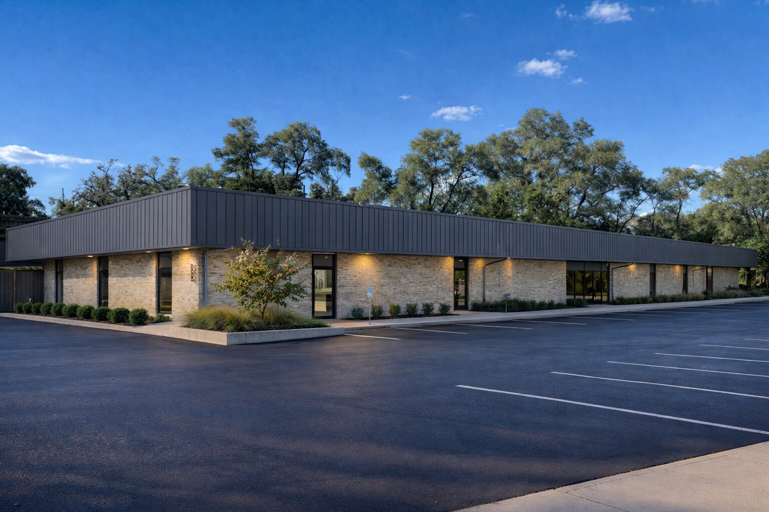 605 E Lincoln Way, Ames, IA à louer Photo principale– Image 1 sur 3
