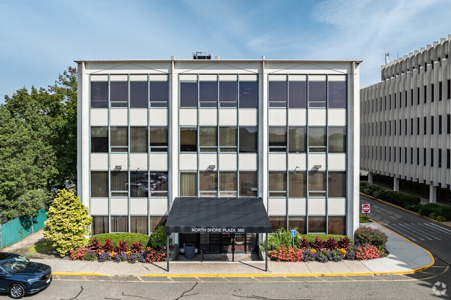 380 N Broadway, Jericho, NY à louer - Photo de l’immeuble – Image 2 sur 4