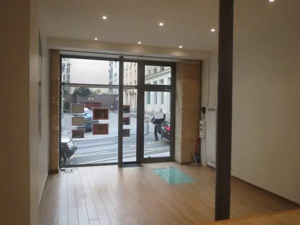 Bureau dans Paris à louer - Photo de l’immeuble – Image 2 sur 5