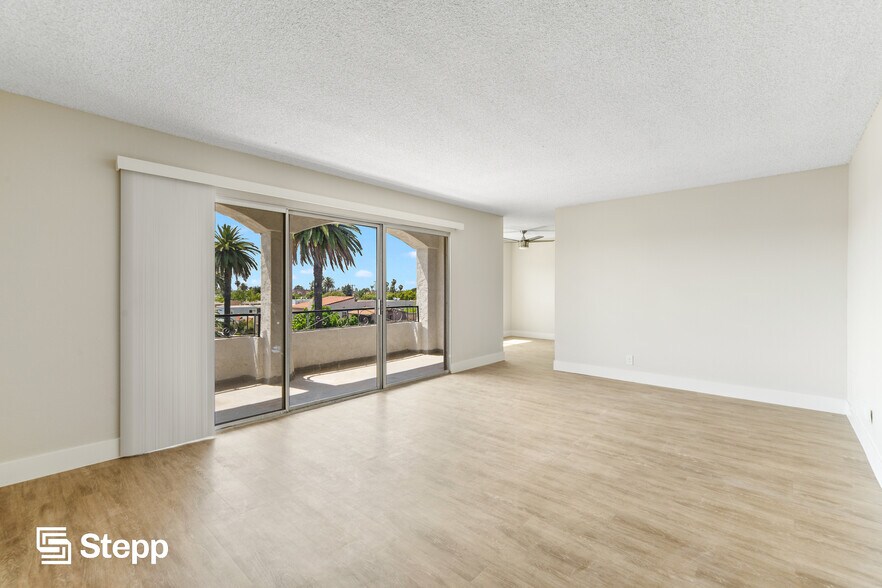 434 Obispo Ave, Long Beach, CA à vendre - Photo de l’immeuble – Image 3 sur 8