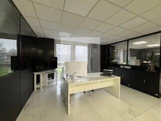 Plus de détails pour Bureau, Local d'activités à louer