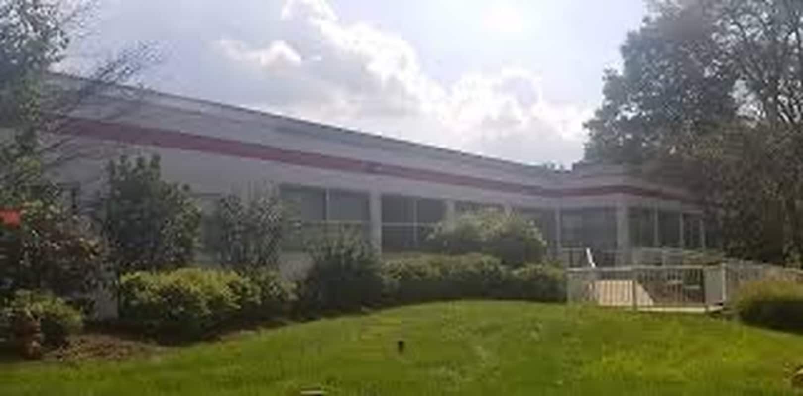 1037 Compass Cir, Greensburg, PA à louer Photo de l’immeuble– Image 1 sur 5