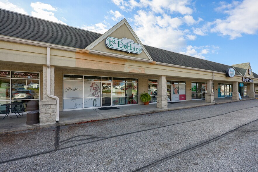204 Saint Charles Way, York, PA à louer - Photo de l’immeuble – Image 2 sur 2