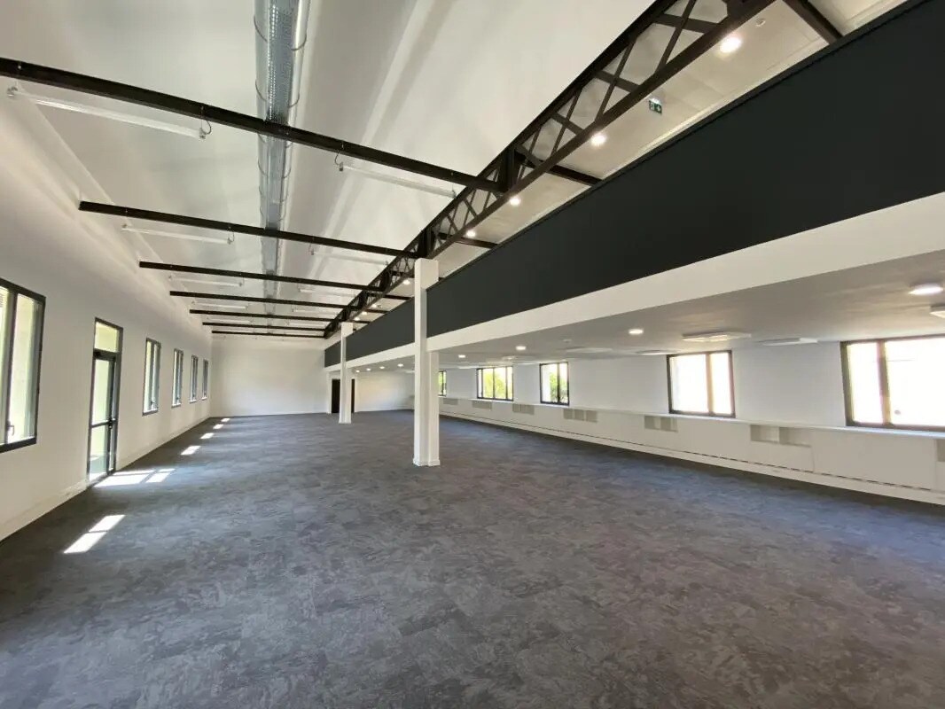 33 Avenue Du Docteur Georges Lévy, Vénissieux à louer Photo de l’immeuble– Image 1 sur 10