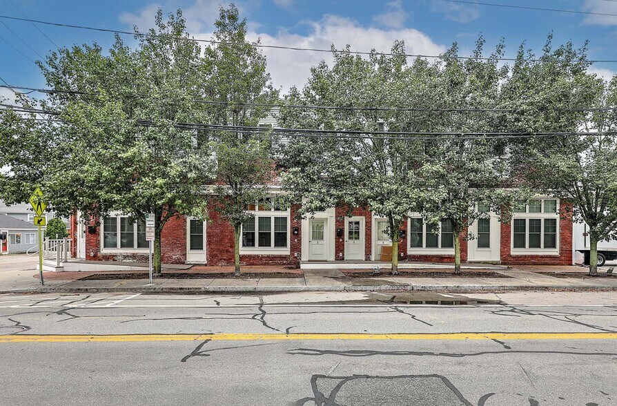 183-191 Washington Rd, Barrington, RI à vendre - Photo de l’immeuble – Image 2 sur 32