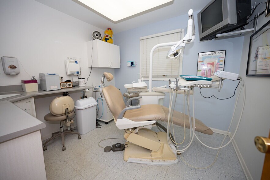 1616 Abbott Rd, Lackawanna, NY à vendre - Photo de l’immeuble – Image 2 sur 9