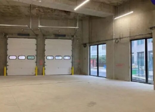 Plus de détails pour Bureau, Industriel/Logistique à louer