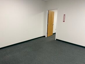 1300 Diamond Springs Rd, Virginia Beach, VA à louer Photo intérieure– Image 2 sur 5