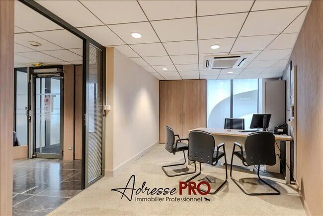 Plus de détails pour Bureau à vendre