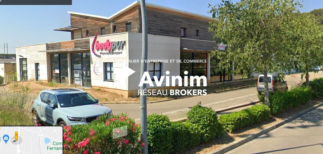 Local commercial dans Beaucaire à louer Photo de l’immeuble– Image 1 sur 3