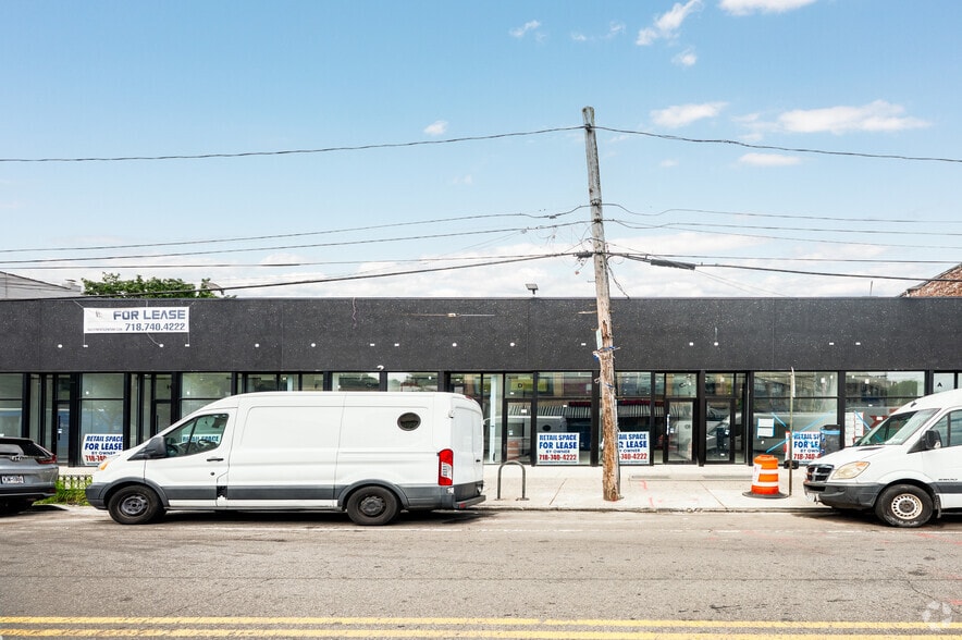 40-16 National St, Corona, NY à louer - Photo de l’immeuble – Image 3 sur 14