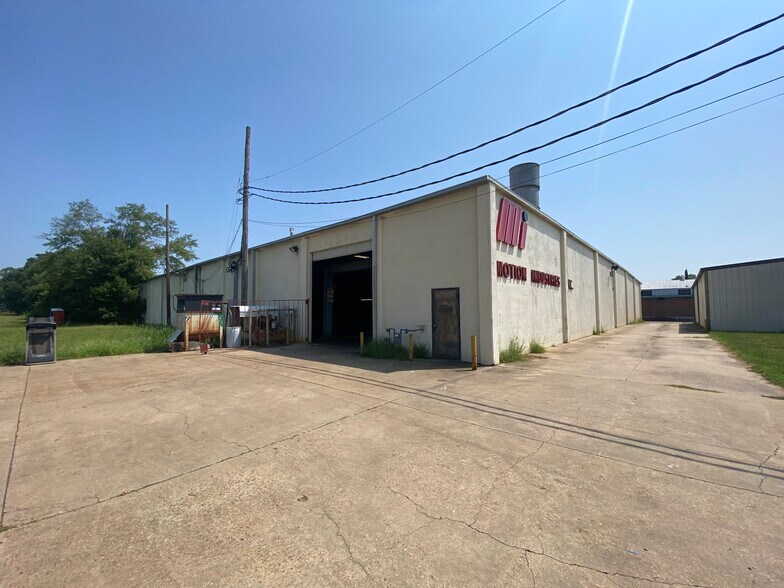 510 Access Rd, Jackson, MS à louer - Photo de l’immeuble – Image 1 sur 15