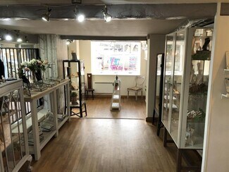Plus de détails pour 2 Mill St, Oakham - Local commercial à louer