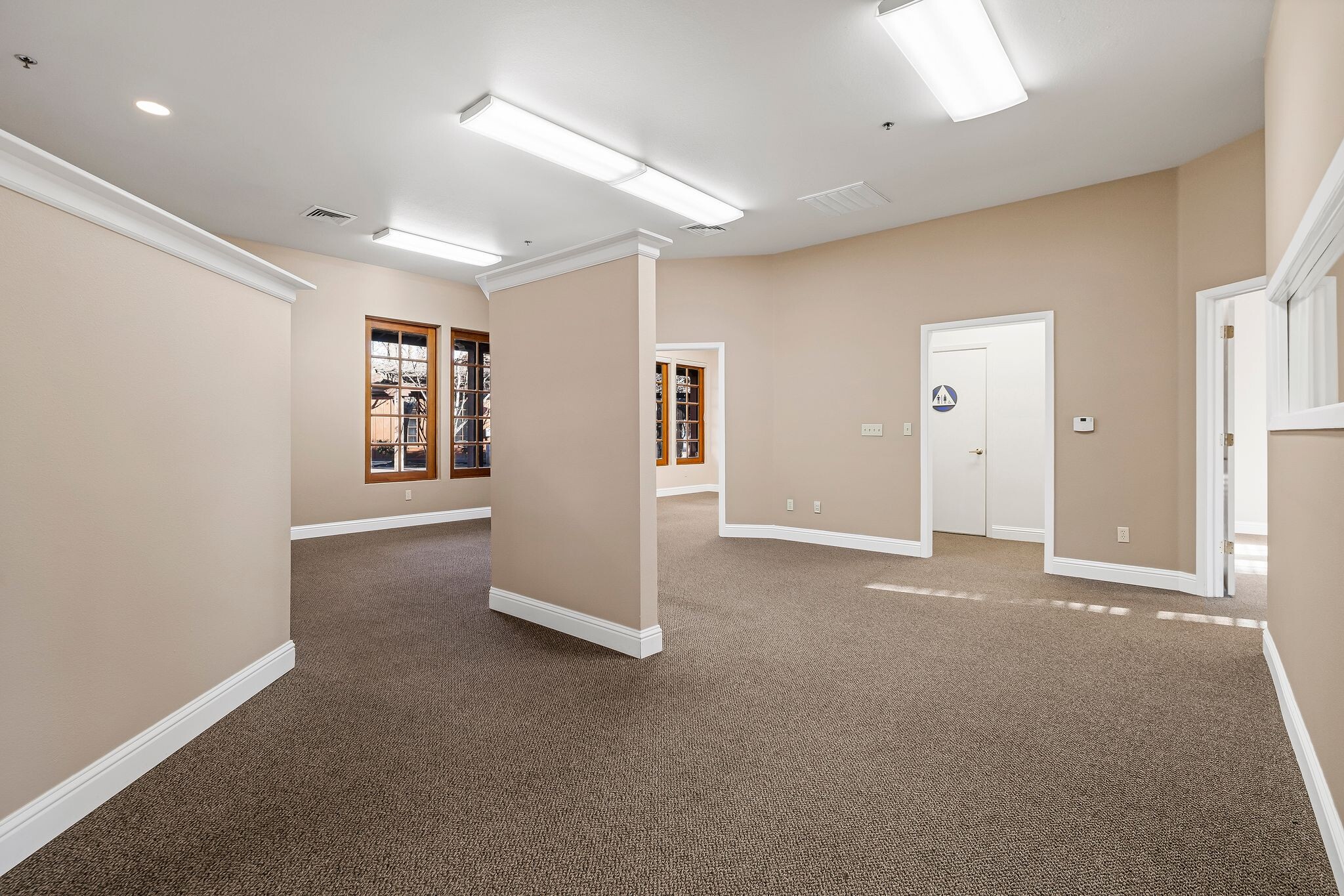 250 Vallombrosa Ave, Chico, CA à louer Photo de l’immeuble– Image 1 sur 3
